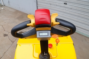 如何為電動搬運車購買蓄電池？