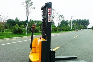 江蘇電動叉車廠家如何嚴格把控電動液壓叉車質量關？