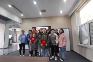 開啟新征程，迎接新未來——電動叉車廠家舉辦新員工轉正儀式
