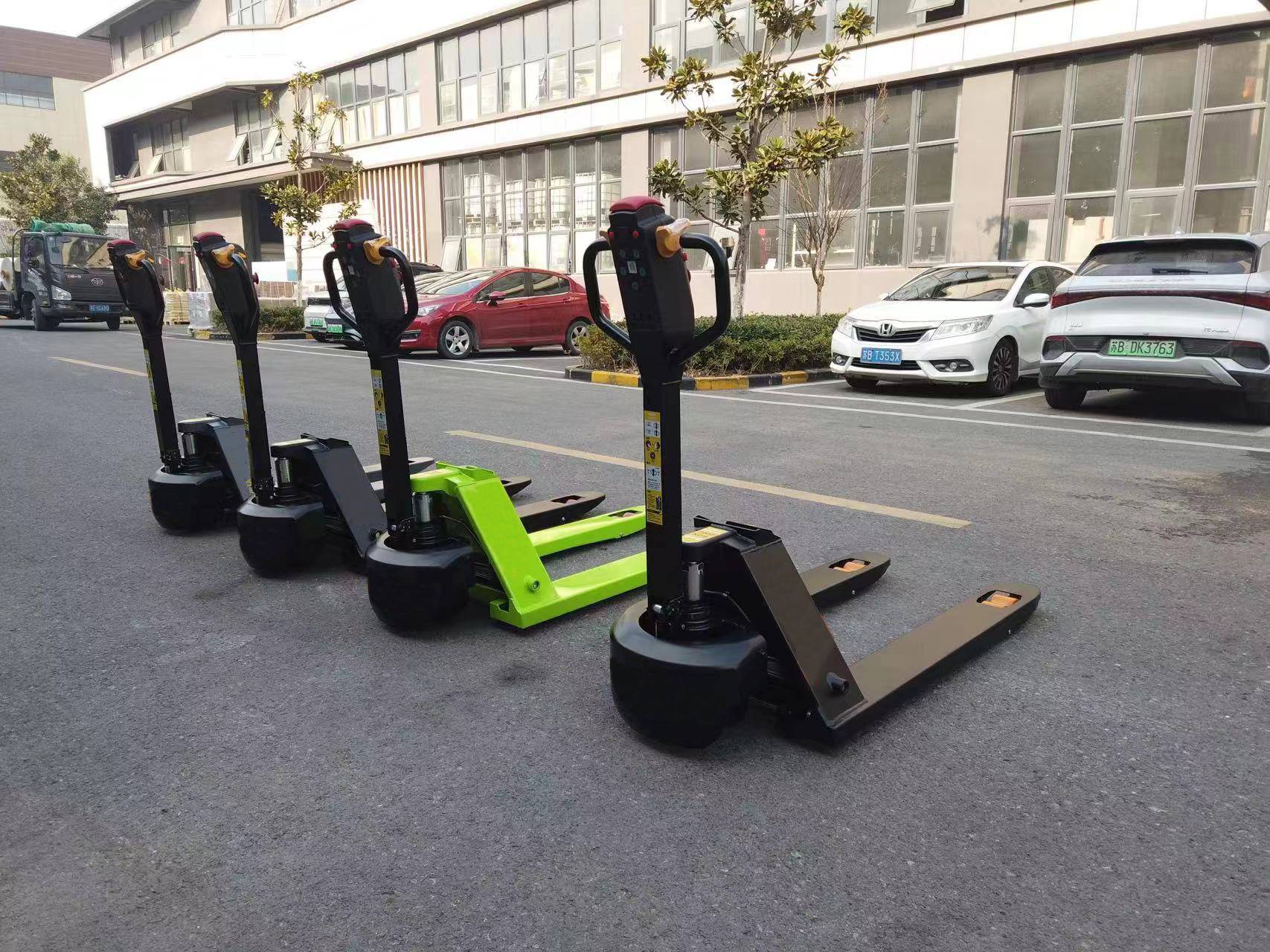 電動(dòng)叉車(chē)