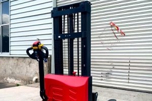 步行式堆高車:智慧倉(cāng)儲(chǔ)的靈動(dòng)之選