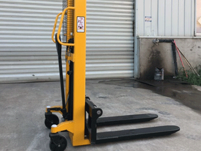 新牛頓手動(dòng)液壓堆高車