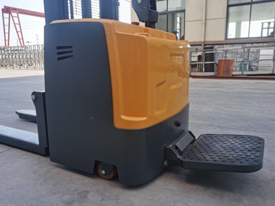 電動叉車細節(jié)