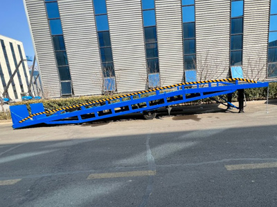 無固定裝卸點?移動式液壓登車橋6噸解決該問題