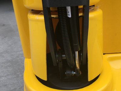 步行式堆高車細節展示