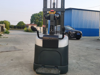 站駕式堆高車(chē)產(chǎn)品