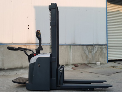 新牛盾叉車品質(zhì)可靠 電動雙托盤堆高車源頭直供